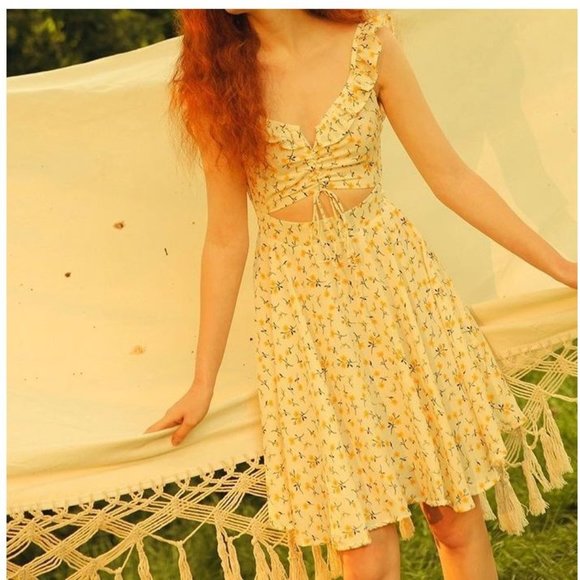 Sleeveless V-Neck Floral Printed Lace-Up Dress - Picture 2 of 7